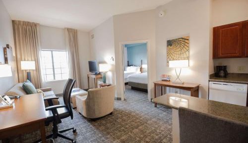 Two-Bedroom Suite with King and Queen Beds