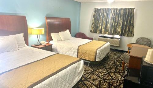 Queen Room with Two Queen Beds - Non-Smoking