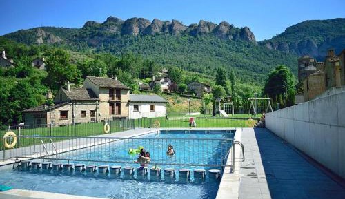 Family Two-Bedroom Apartment with View