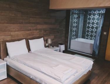 Deluxe Double Room with Balcony and Jacuzzi