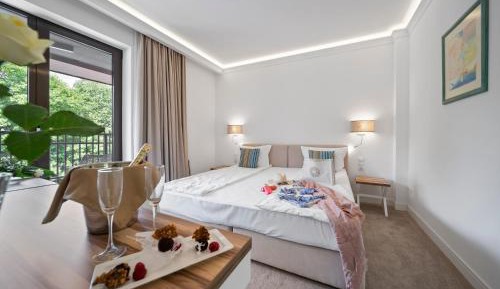 Double Room with Garden View and Balcony - Free Beach Access