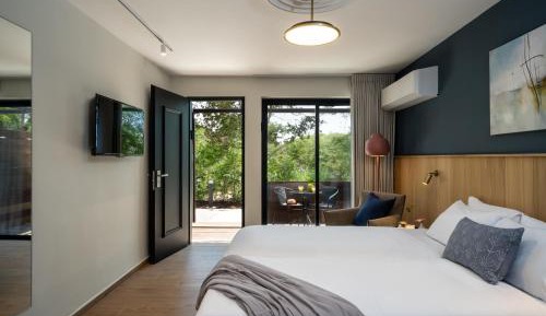 Deluxe Twin Room with Balcony