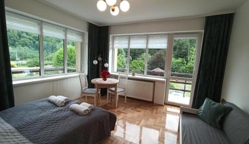 Deluxe Double Room (2 Adults + 1 Child)