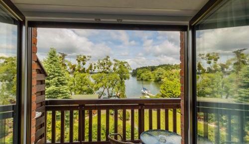 Deluxe Double Room with Balcony and Sea View