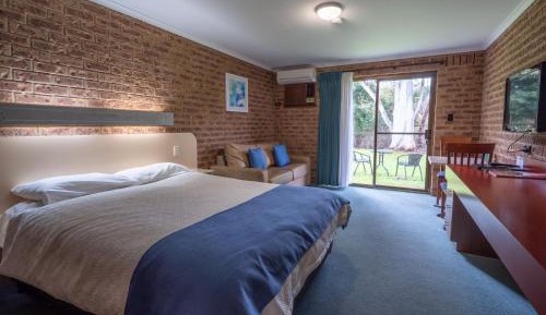 Queen Room with Garden View