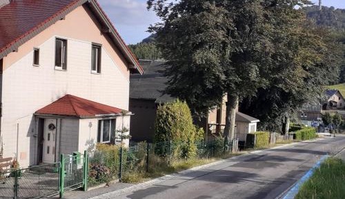 Apartment with Mountain View
