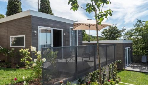 Bungalow with Patio
