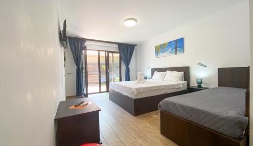 Deluxe Family Room