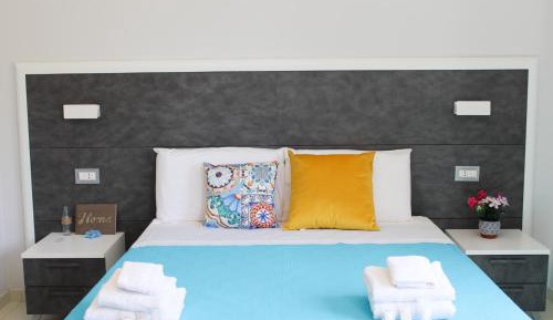 Deluxe Double Room with Balcony and Sea View