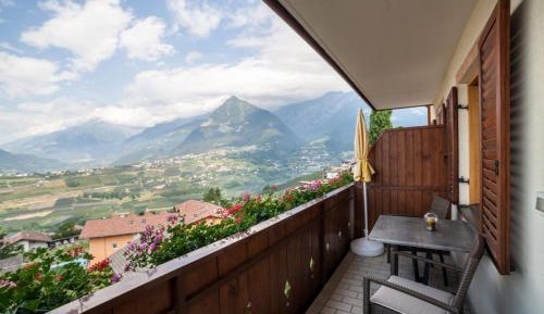 Superior One-Bedroom Apartment with Balcony