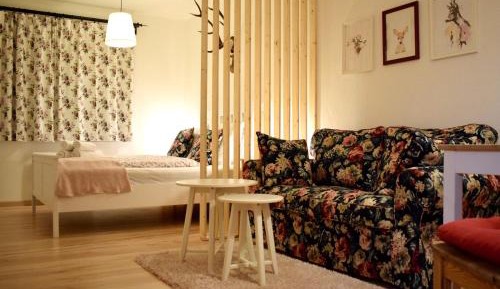 Apartment with Mountain View