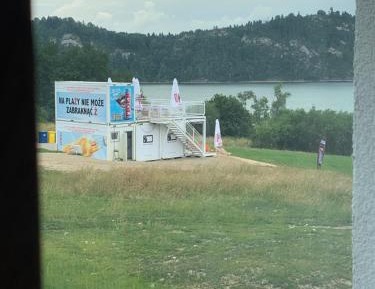 Apartment No. 9 with side view of the lake