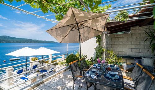 One-Bedroom Apartment with Terrace and Sea View
