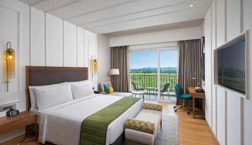 Standard King Room with Balcony and Sunrise View - 15% discount on F&B+Spa.. buy 1 get 1 on select beer brand, 2 kids below 12 stay free on existing beds