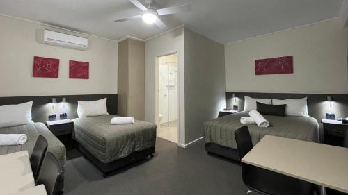 Deluxe Family Room