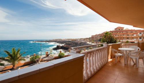 One-Bedroom Apartment with Sea View (2 Adults)