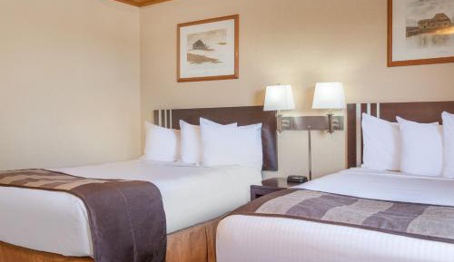Standard Queen Room with Two Queen Beds - Non Smoking 