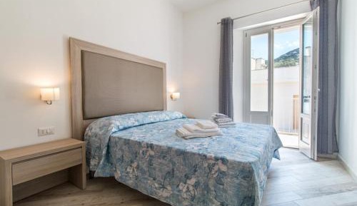 Superior One-Bedroom Apartment with Balcony