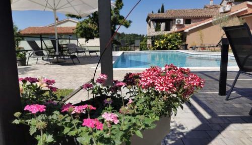 One-Bedroom Apartment with Balcony