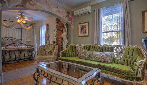Queen Suite