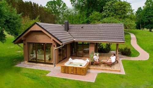 One-Bedroom Villa "Romovė" with Bathtub