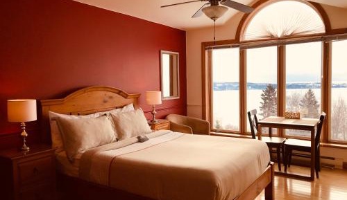 Queen Room with Spa Bath