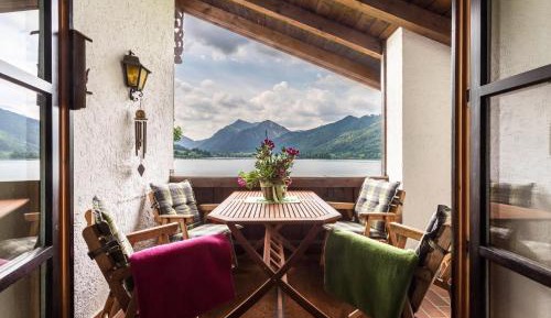 Superior One-Bedroom Apartment with Balcony