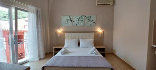 Deluxe Double Room with Balcony and Sea View