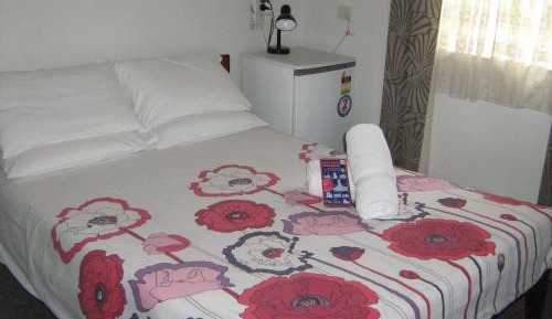 Standard Double Room with Shared Bathroom