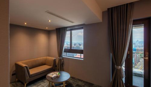 Deluxe Family Room with Taipei 101 View