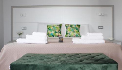 Deluxe Suite with Spa Bath