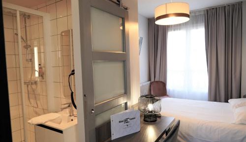 Superior Double Room with Air Condition and Balcony