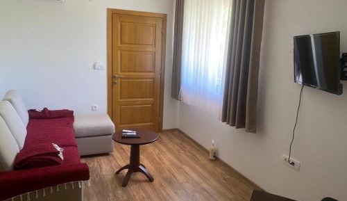 Apartment with Lake View