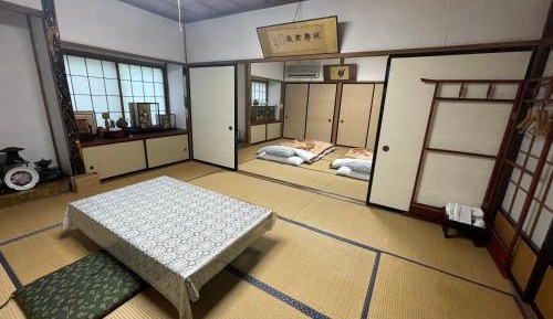 Japanese-Style 2 Rooms & Toilet