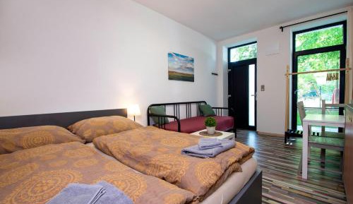 Double Room with Private Bathroom 10