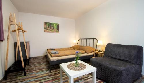 Double Room with Private Bathroom 6