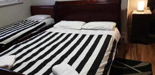 Deluxe Queen Suite