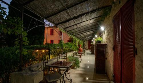 Double Room with Terrace and Air Conditioning