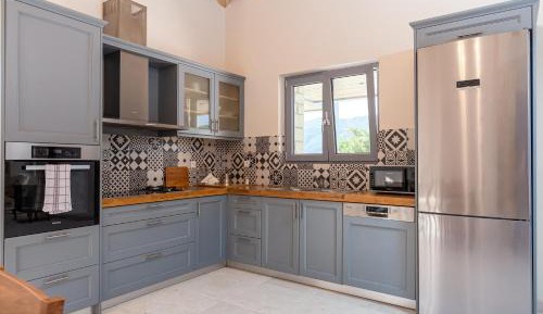 Deluxe Villa 2