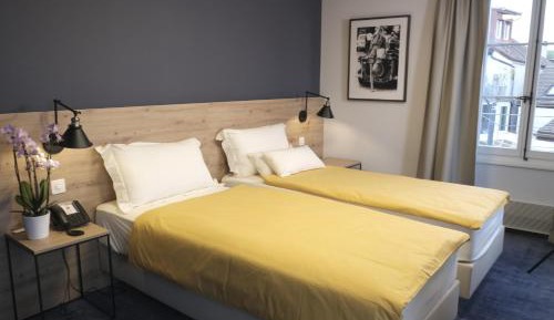 Double or Twin Room with Lake View