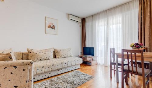 Apartment (4 Adults)