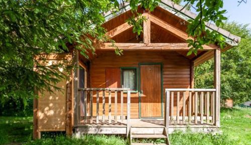 Bungalow with kitchenette and private Toilet