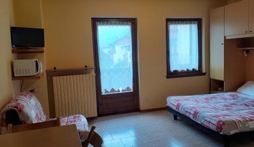 Studio with Balcony