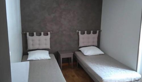 Standard Twin Room with Shared Bathroom