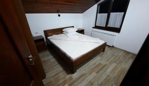 Standard Double Room with Shared Bathroom