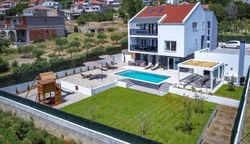 Deluxe Villa