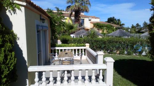 Family Room (2 Adults + 2 Children) with Terrace - heated swimming pool - free parking