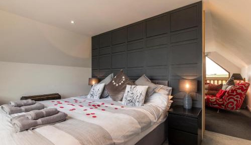 Deluxe King Suite