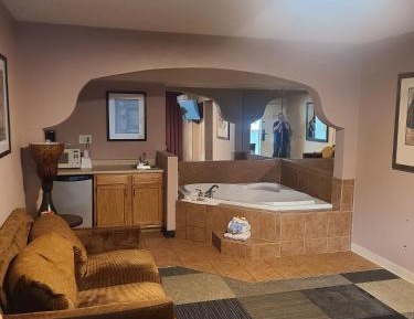Deluxe Suite with Spa Bath