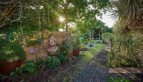 One-Bedroom Bungalow